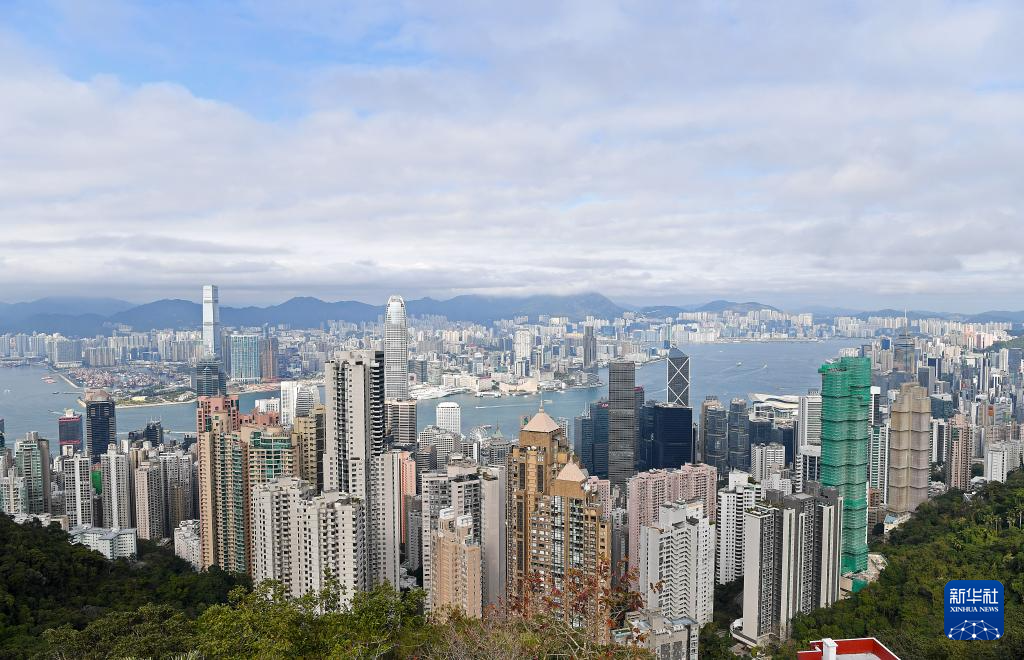 這是2025年2月1日拍攝的香港城市風(fēng)光。新華社記者 陳鐸 攝
